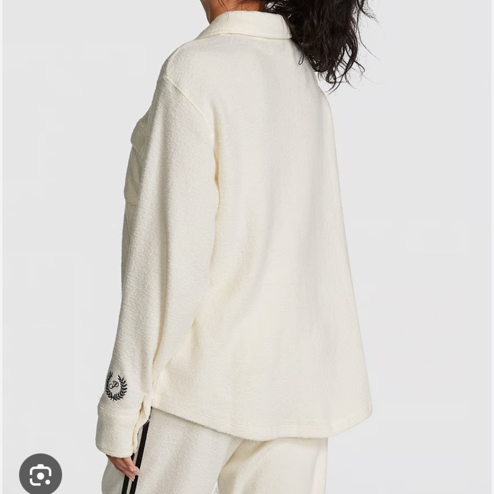 Victoria’s Secret PINK reverse fleece Shacket NWT. Size  XL/Cream